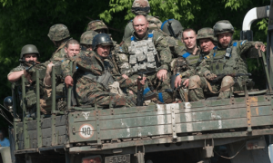 24小时歼敌1435人！俄军“绞肉机”再升级：乌军装甲荒暴露，无人机成最后救命稻草