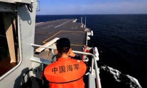 日本亮出电磁炮对华示威，台军放狠话：福建舰要是敢来，用数百枚导弹将解放军拒之门外