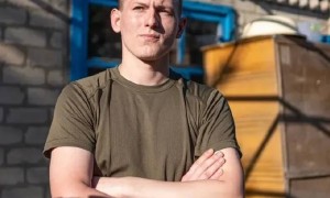 乌军炮兵一举炸毁5座桥！俄第8军被打得要重建？英雄“鲁斯”