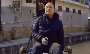 四川一网红开飞机直播，飞机坠地起火，网红死状惨烈，详情曝出