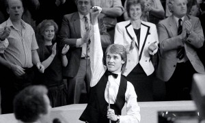 原创 
            75三杰宝刀未老！50岁希金斯展望决赛，吴宜泽被赞如年轻的亨德利