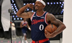 快船懵了！比尔遭遇髋部骨折 将接受手术+赛季报销